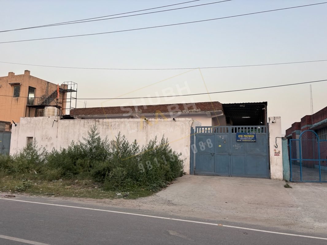 825 sq m factory with office block and shed in UPSIDA Site C, Surajpur, Greater Noida — park-facing, 18 m road