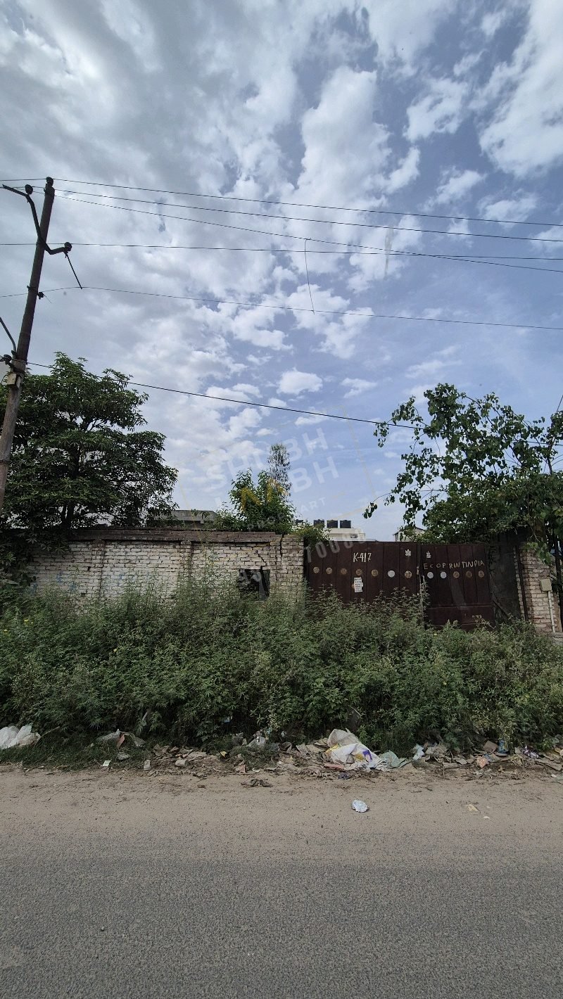 510 sq m industrial building in UPSIDA Site 5, Surajpur, Greater Noida — 18 m road