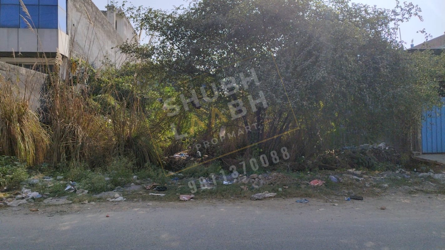 450 sq m industrial shed in UPSIDA Site 5, Surajpur, Greater Noida — 18 m road