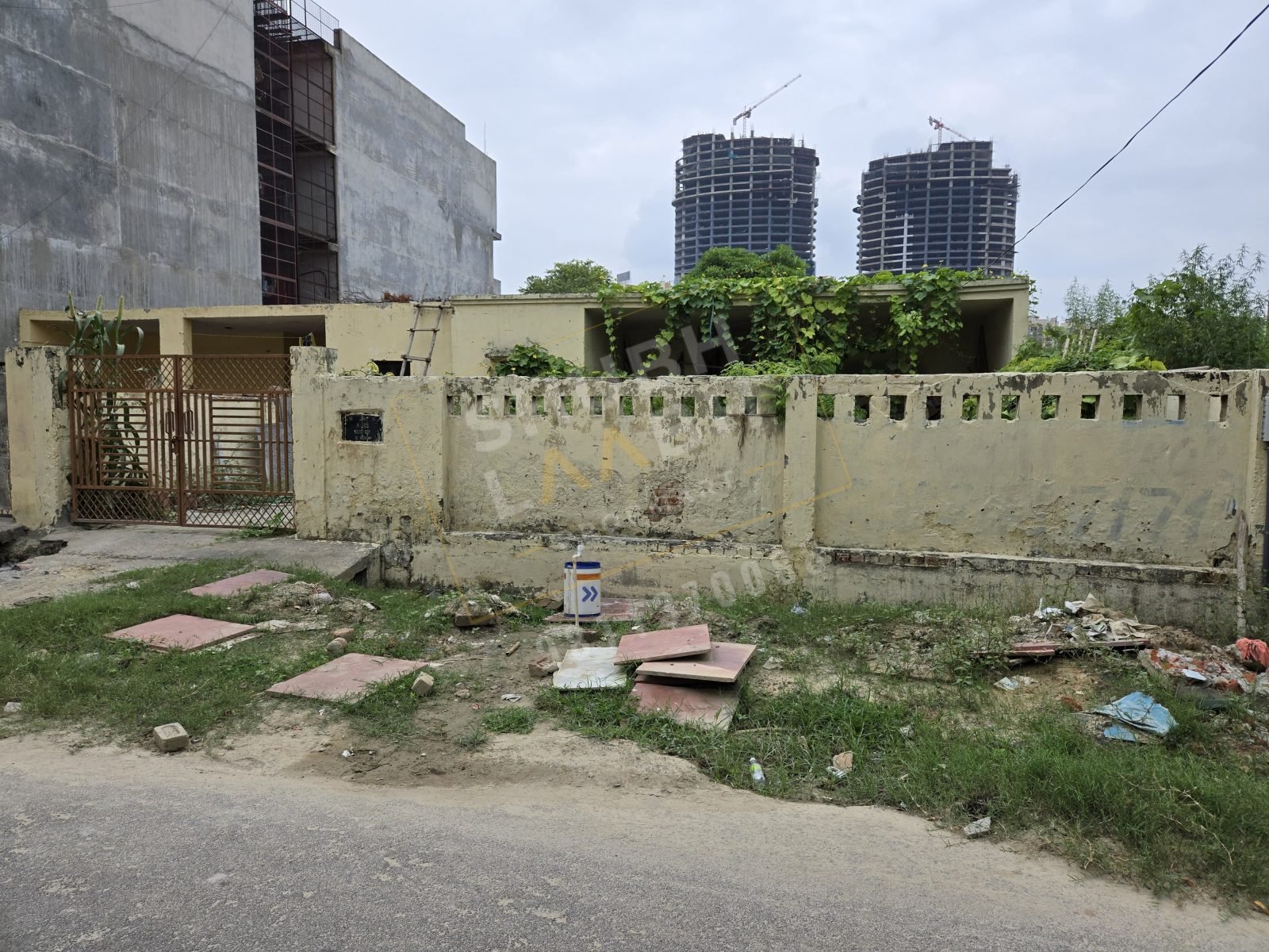 300 sq m north-west-facing residential plot in UPSIDA Site C, Surajpur, Greater Noida — park-facing, 18 m road — photo 2